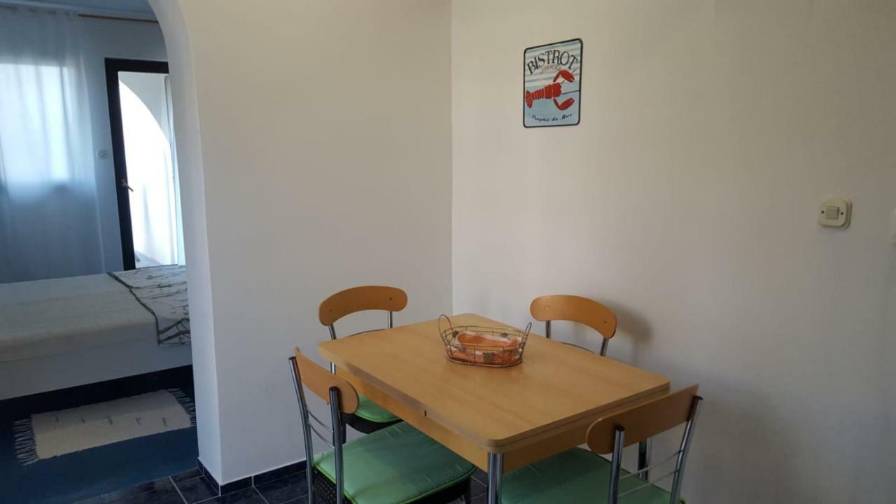 Apartmani Laura Trogir Exterior foto